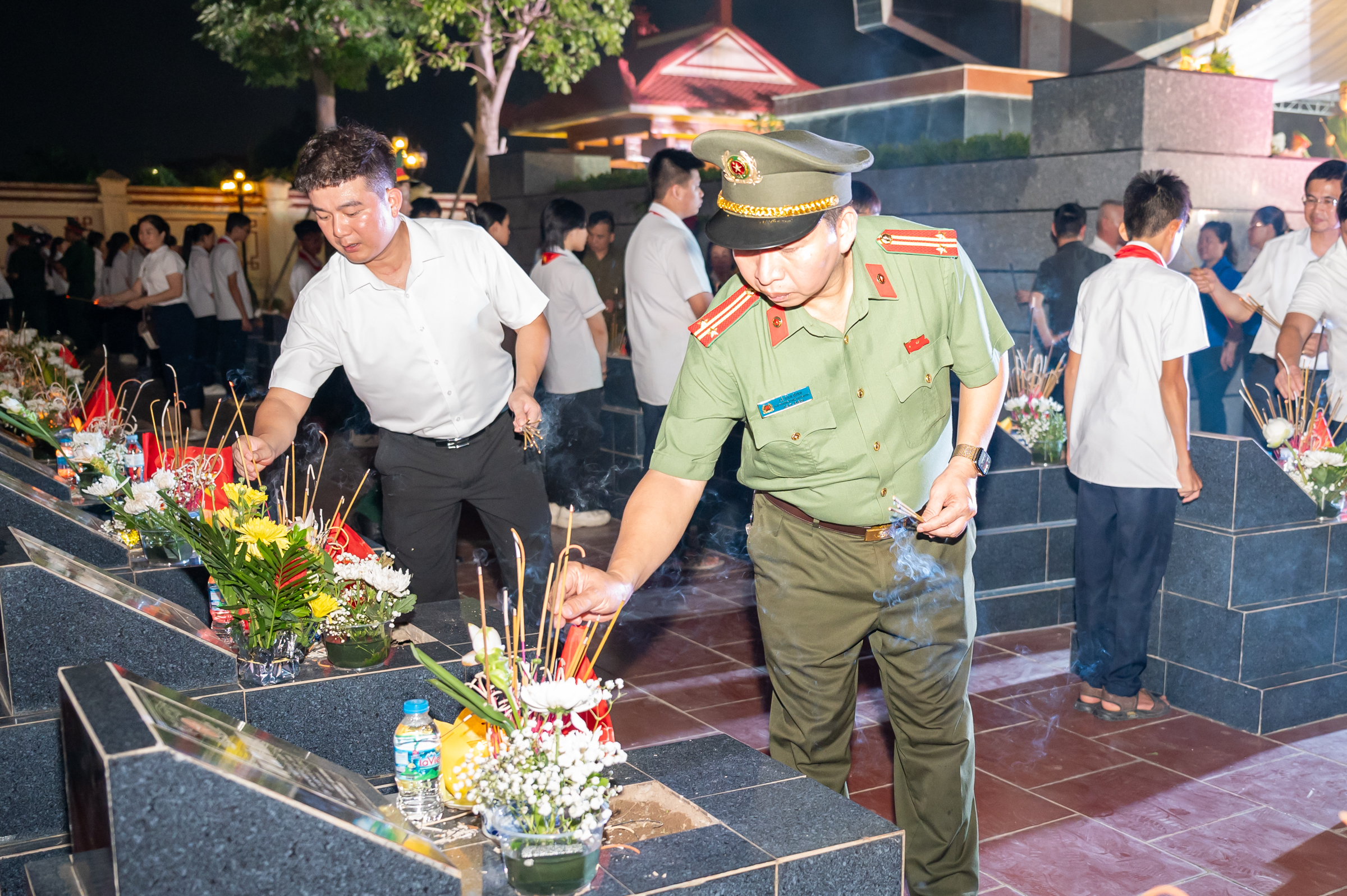 Công an phường An Hải tham gia Lễ cầu siêu, Lễ thắp nến tri ân các Anh hùng liệt sĩ